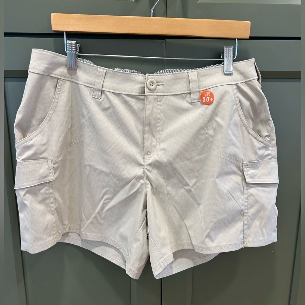 Bass Pro Shops World Wide Sportsman Khaki Shorts
